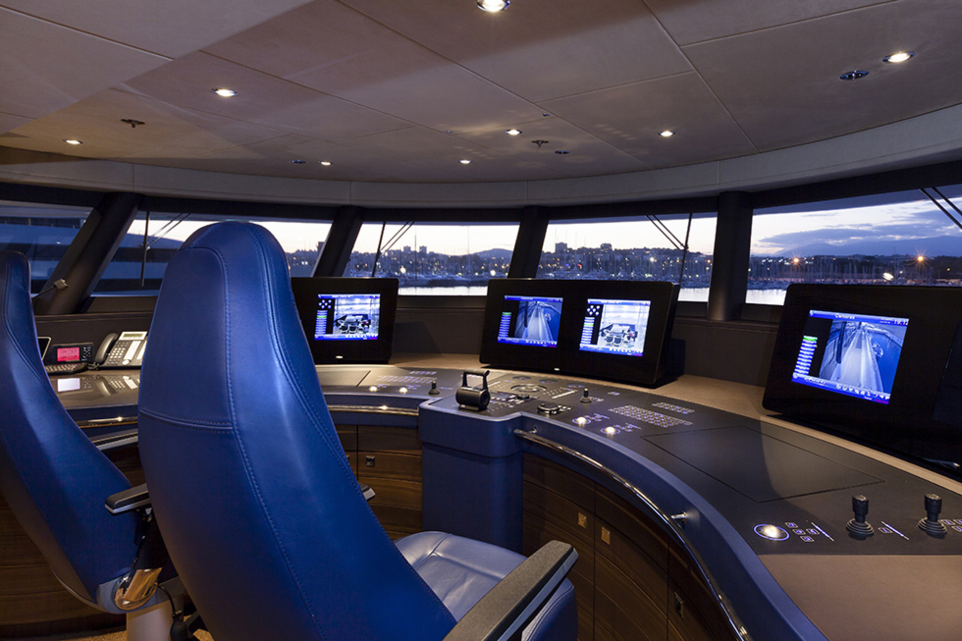 Cockpit Image Gallery Luxury Yacht Browser by CHARTERWORLD
